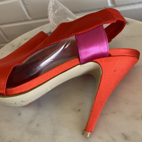 NEW NINE WEST Slingback Peep Toe Satin Heeled Sandals Size 7 1/2 M ❤️ - Picture 8 of 17